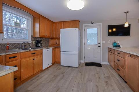 39 Woodrow St, Hudson, MA 01749 photo 9