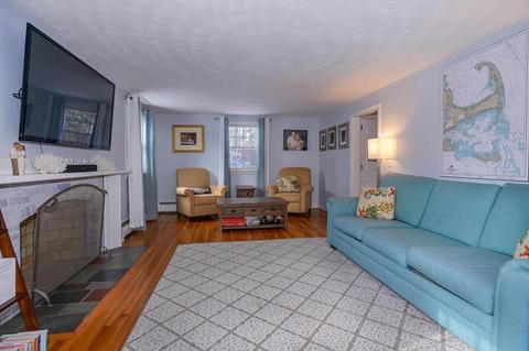 39 Woodrow St, Hudson, MA 01749 photo 5