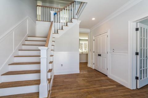 20 Kylie Dr, Reading, MA 01867 photo 2