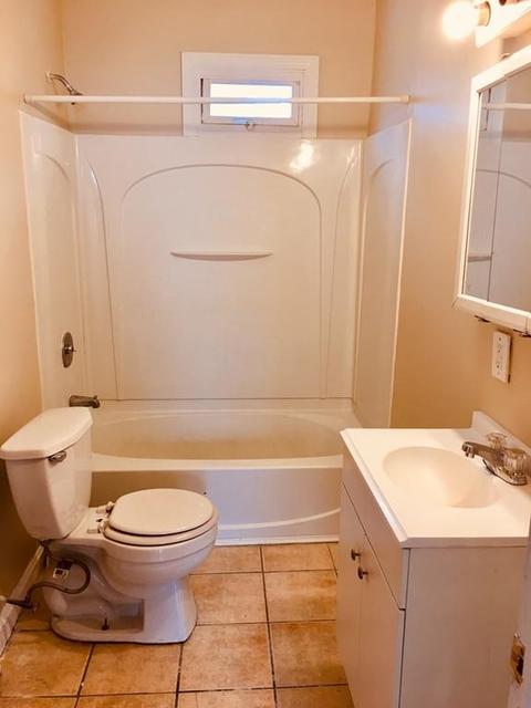 34 Grove St, Springfield, MA 01107 photo 5