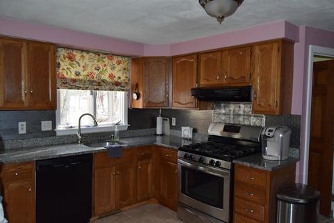 40 Collins St #A, Danvers, MA 01923 photo 2