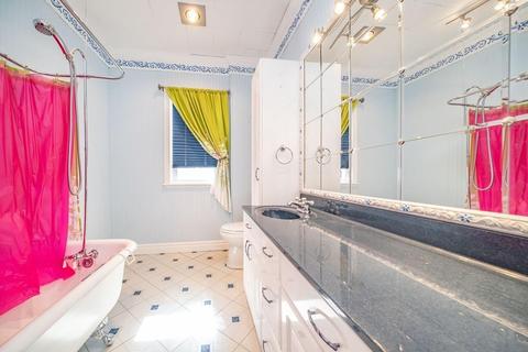 68 Kimberly Ave, Springfield, MA 01108 photo 9