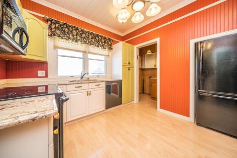 68 Kimberly Ave, Springfield, MA 01108 photo 4