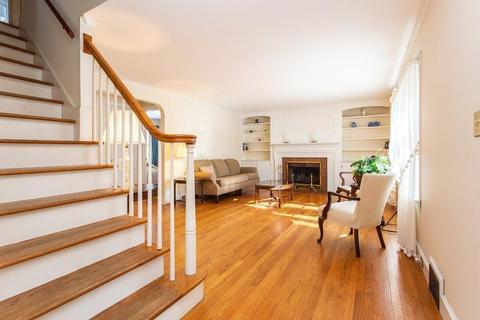96 Roy St, Springfield, MA 01104 photo 5
