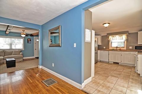 72 School St, Saugus, MA 01906 photo 8