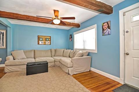 72 School St, Saugus, MA 01906 photo 3