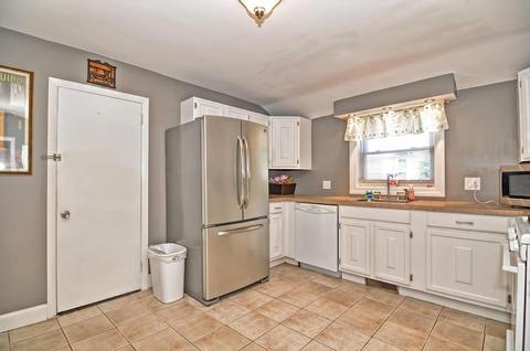 72 School St, Saugus, MA 01906 photo 9