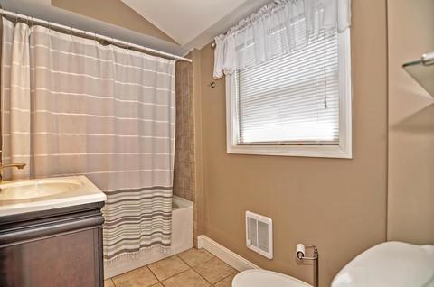 72 School St, Saugus, MA 01906 photo 13