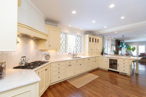 102 Abbott Rd, Wellesley, MA 02481 photo 11