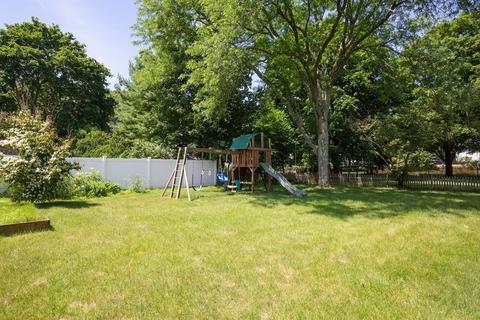 18 Rolling Ln, Needham, MA 02492 photo 11
