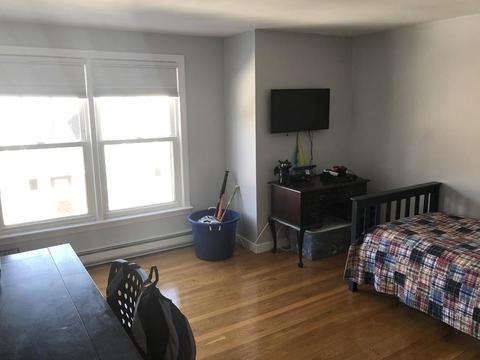126 Green St #B, Marblehead, MA 01945 photo 9