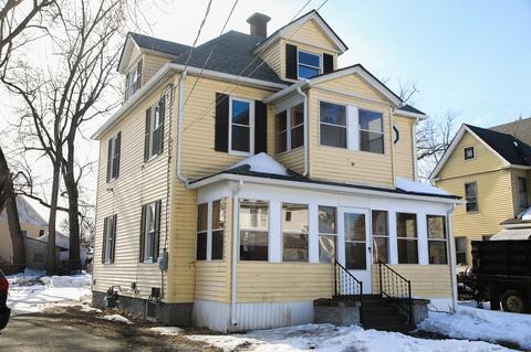 25 John St, Chicopee, MA 01013 photo 2