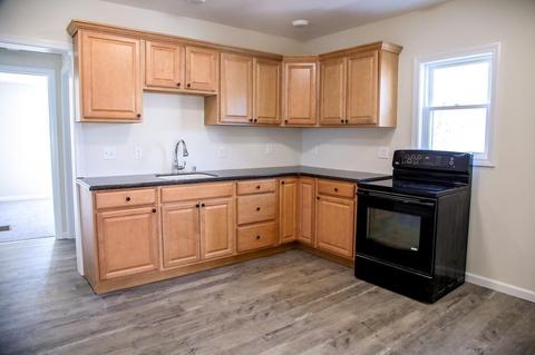 25 John St, Chicopee, MA 01013 photo 3