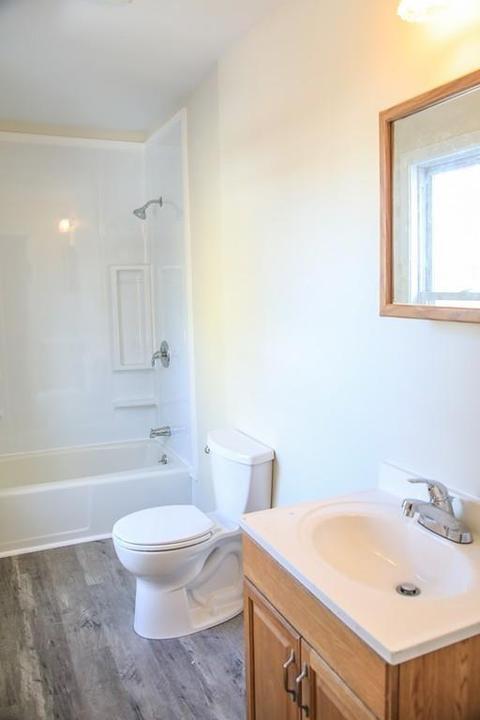 25 John St, Chicopee, MA 01013 photo 6