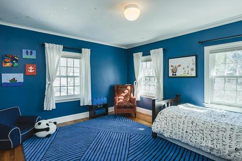 411 Clinton Rd, Brookline, MA 02445 photo 13