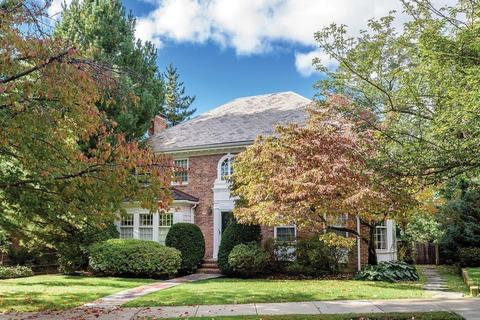 411 Clinton Rd, Brookline, MA 02445 photo 1