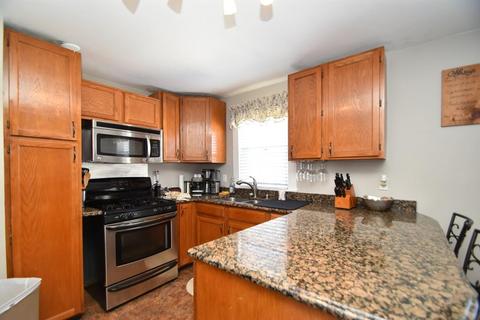 5 Forest St, Ayer, MA 01432 photo 4