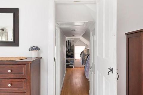 1041 High St, Dedham, MA 02026 photo 18