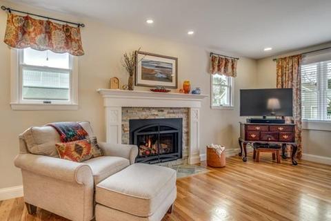 21 Alpena Ave, Dedham, MA 02026 photo 5