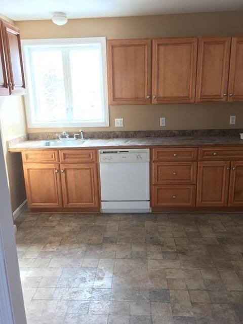 86 Hanover St, Fall River, MA 02720 photo 2