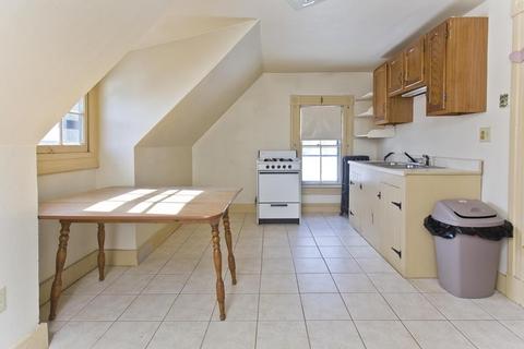 172 Thompson St, Springfield, MA 01109 photo 25