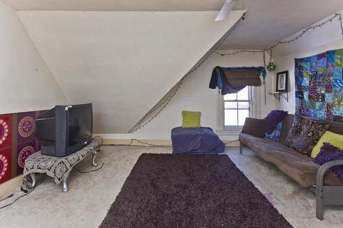 172 Thompson St, Springfield, MA 01109 photo 28
