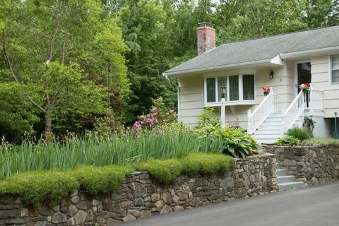 8 Townsend Rd, Acton, MA 01720 photo 2