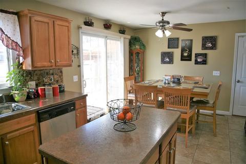 276 Arnold Ave, Springfield, MA 01119 photo 2