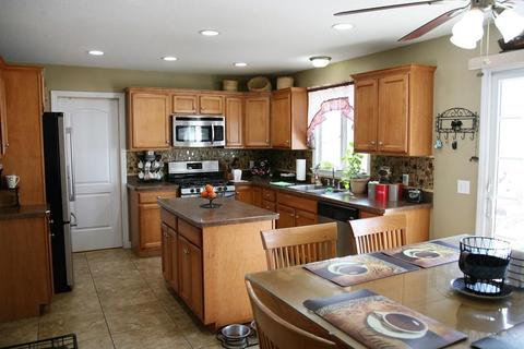 276 Arnold Ave, Springfield, MA 01119 photo 5
