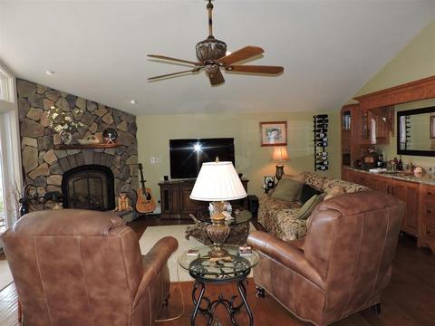 39 Bates Point Rd, Webster, MA 01570 photo 10