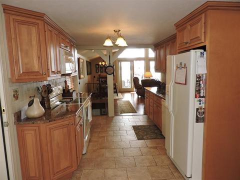 39 Bates Point Rd, Webster, MA 01570 photo 12