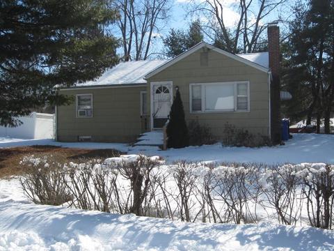 91 Kirk Dr, Springfield, MA 01109 photo 1