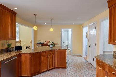 35 Lazell St, Hingham, MA 02043 photo 8