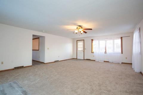 152 Starling Rd, Springfield, MA 01119 photo 3