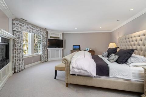 73 Stonecrest Dr, Needham, MA 02492 photo 9