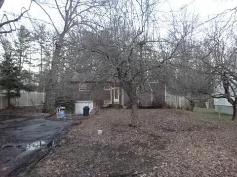30 Broughton Rd, Worcester, MA 01607 photo 2