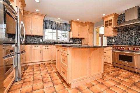 7 Seminole Rd, Canton, MA 02021 photo 2