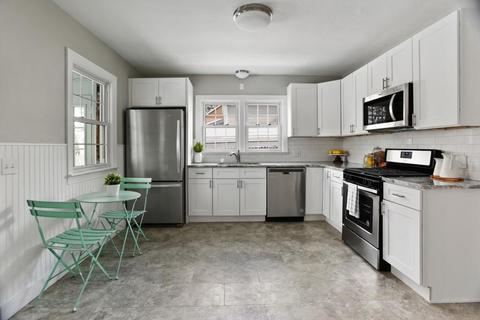 16 Wing St, Springfield, MA 01151 photo 3