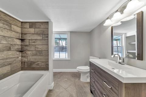 26 Lancaster St, Springfield, MA 01118 photo 8