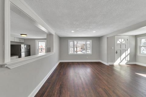 26 Lancaster St, Springfield, MA 01118 photo 4