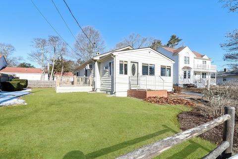 16 Broadmarsh Ave, Wareham, MA 02571 photo 2