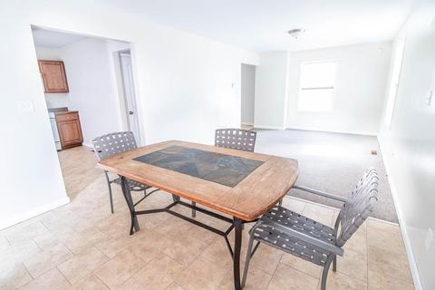 62 Adams St, Springfield, MA 01105 photo 5