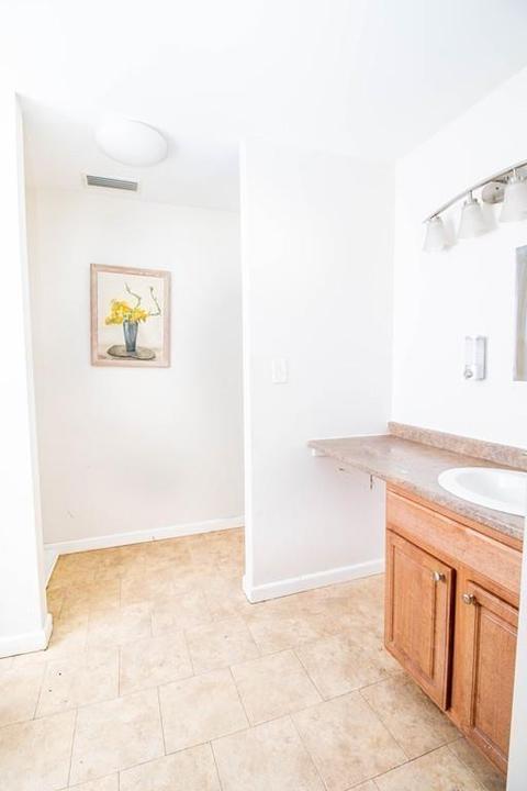 62 Adams St, Springfield, MA 01105 photo 11