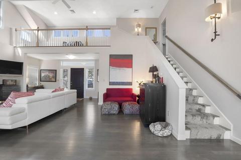 9 Bayle Ln, Gloucester, MA 01930 photo 3