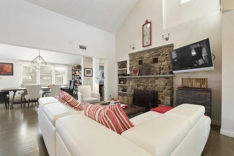 9 Bayle Ln, Gloucester, MA 01930 photo 5