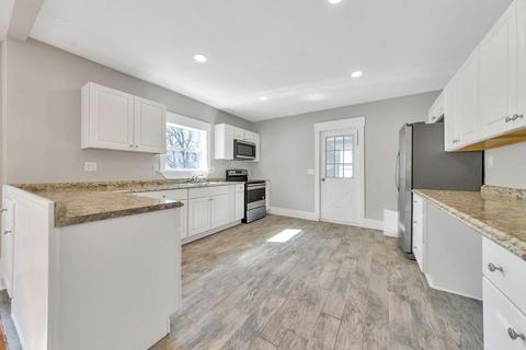 168 Phoenix Ter, Springfield, MA 01104 photo 8