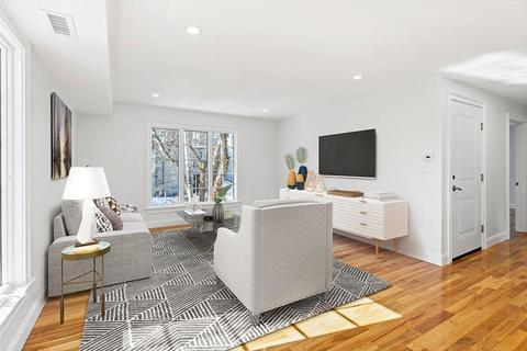 9 Hanover Ct #2, Marblehead, MA 01945 photo 4