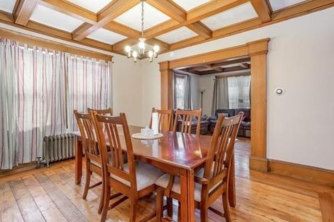 25 Whittier St, Springfield, MA 01108 photo 5