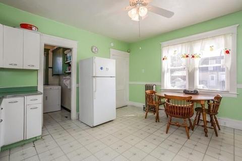 25 Whittier St, Springfield, MA 01108 photo 8