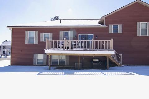 68 Alwin Pl, Springfield, MA 01128 photo 5